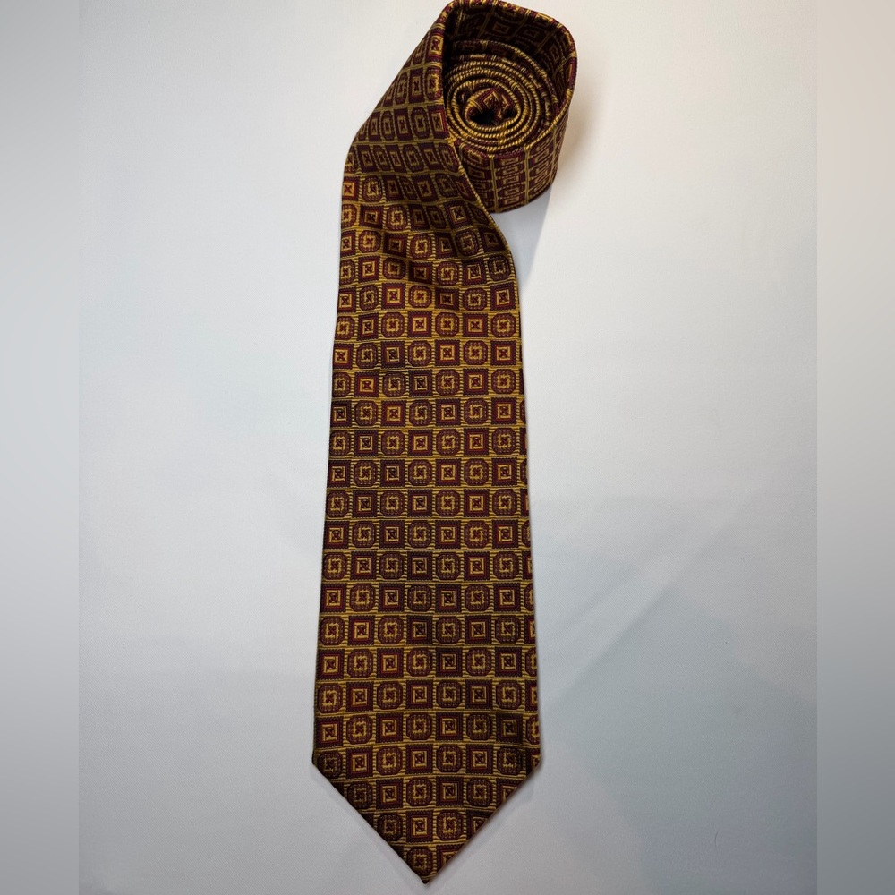 Brooks Brothers Gold Red Square Frame Pattern Pure Silk Neck‎ Tie